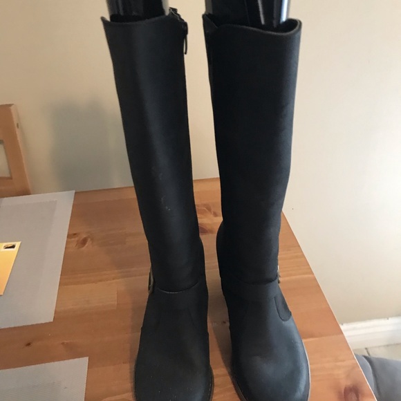 Boots - Picture 3 of 3